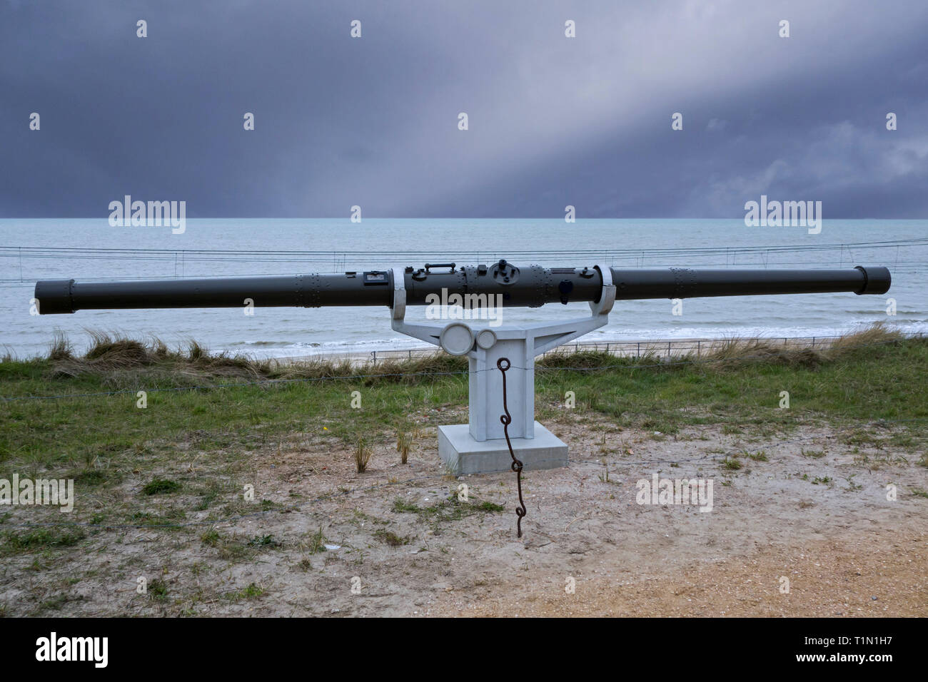 Deutsche zufall Entfernungsmesser/stereoskopische Parallaxe Entfernungsmesser Entfernungsmesser //Split - Bild ich entlang der Nordseeküste, Raversijde Stockfoto