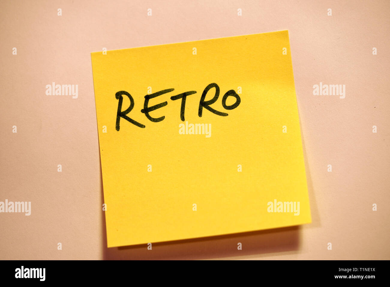 Gelbe Haftnotiz Scrum Agile Retro Stockfoto