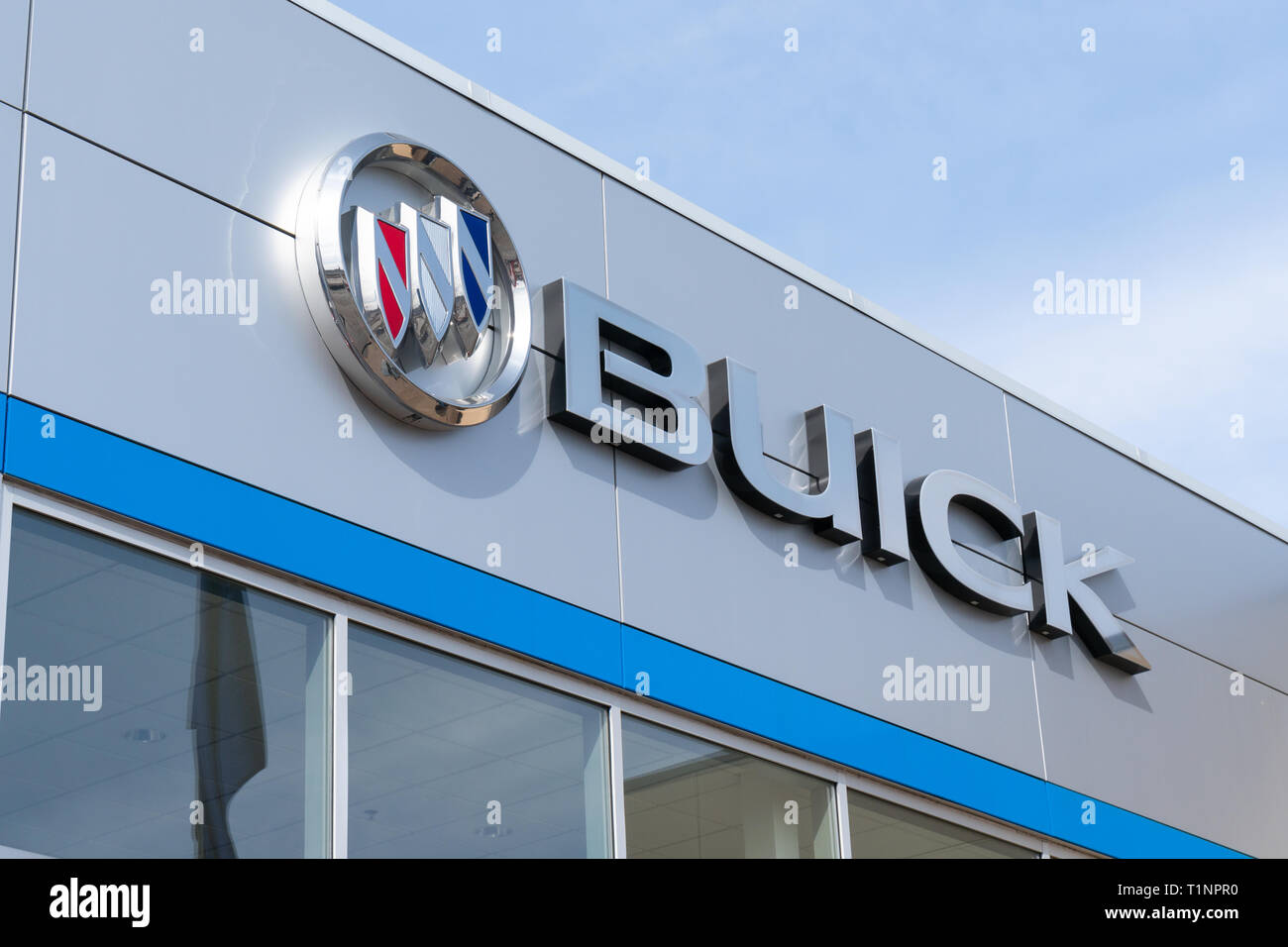 STILLWATER, MN/USA - MÄRZ 24, 2019: Buick Automobil Dealership und Logo. Stockfoto