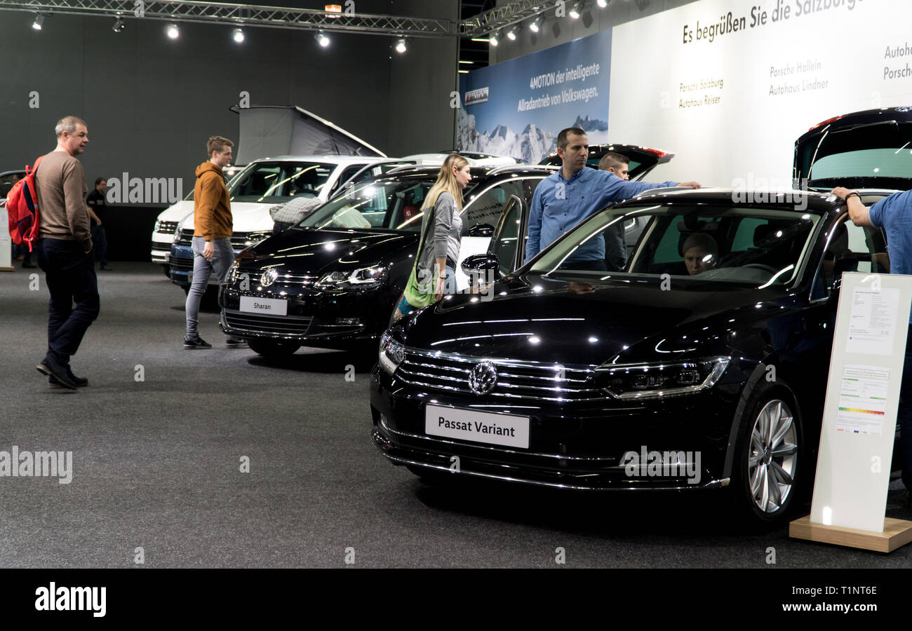 Salzburg, Österreich - 23. März 2019: Volkswagen Autos auf Anzeige an der lokalen Car Show Stockfoto