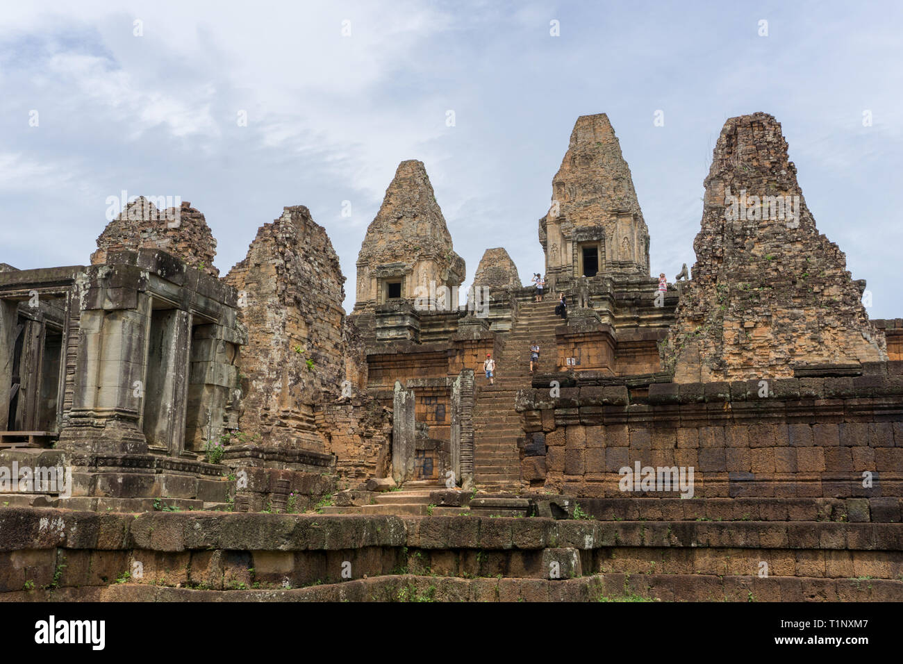 Siem Reap, Kambodscha - Juli 21, 2018: Touristen, die in der Pre Rup Tempel Angkor Archäologischer Park Stockfoto