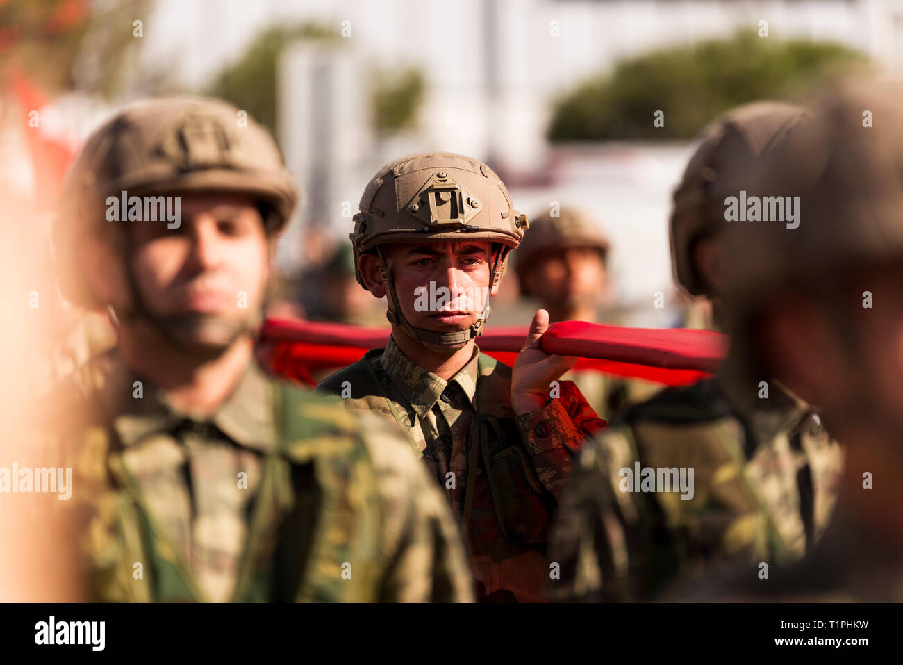 Izmir, Türkei - 29 Oktober, 2018: Portrait von Amphibien Marines Sergeant. Auf militärische Wandern der Tag der Republik Türkei. Stockfoto