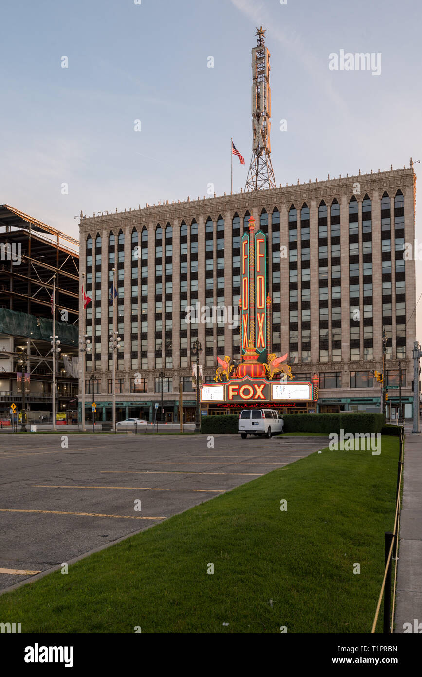 Detroit, Michigan, USA - Juli 05, 2017 : Äußeres der historischen Fox Theater in der Innenstadt von Detroit. Der Fuchs eröffnete im Jahre 1928 und setzt die Toda zu bedienen Stockfoto