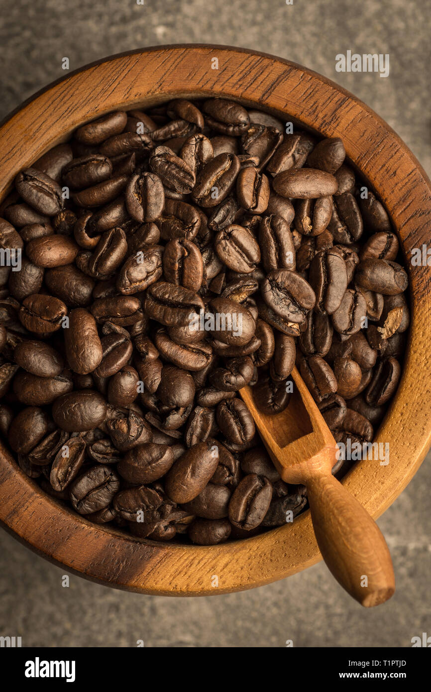 Kaffeebohnen in Houten Stockfoto