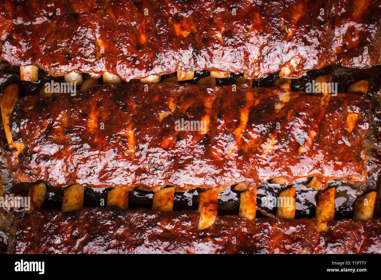 Gegrillte Schweinerippchen würzig Hot-spare-Grill Stockfoto