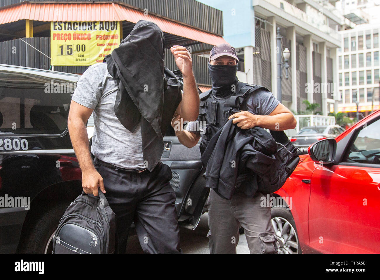 Sao Paulo, Brasilien. 28. März, 2019. SP - Sao Paulo - 28.03.2019 - Licht Kind Betrieb 4-Light Kind Betrieb 4, die bekämpft Pädophilie die vierte Phase eintritt, mit 266 Durchsuchung und Beschlagnahme Mandate und Haftstrafen in ganz Brasilien. In Sao Paulo gefangenen und beschlagnahmten Material geht an die DHPP im Zentrum der Hauptstadt. Foto: Suamy Beydoun/AGIF AGIF/Alamy Credit: Live-Nachrichten Stockfoto