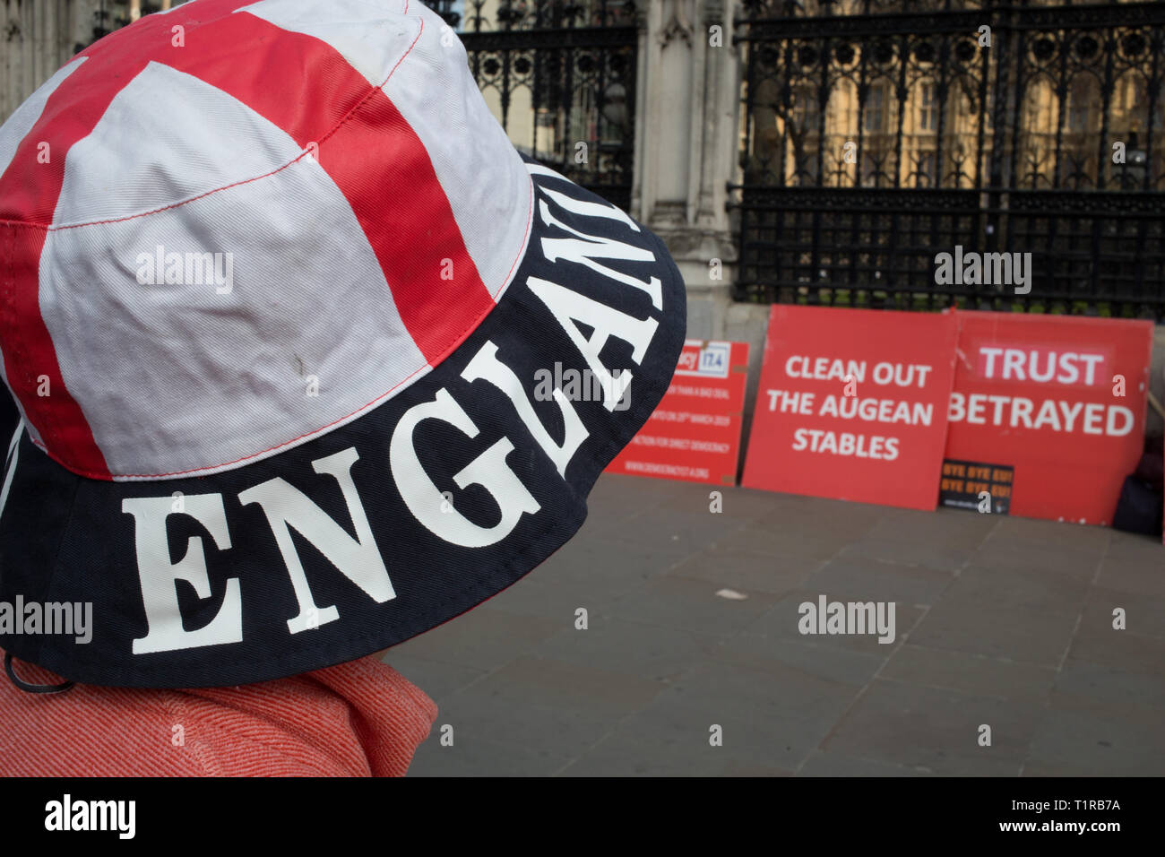 London, Großbritannien. 28. März, 2019. Pro-Brexit Mitkämpfer aus Seite die Häuser des Parlaments als Brexit Patt vertieft. Credit: Thabo Jaiyesimi/Alamy leben Nachrichten Stockfoto