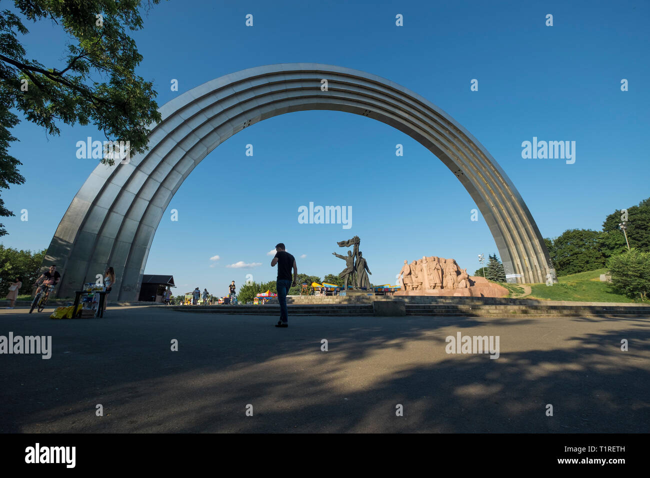 Die Edelstahl Freundschaft der Nationen arch in Kiew, Ukraine. Stockfoto