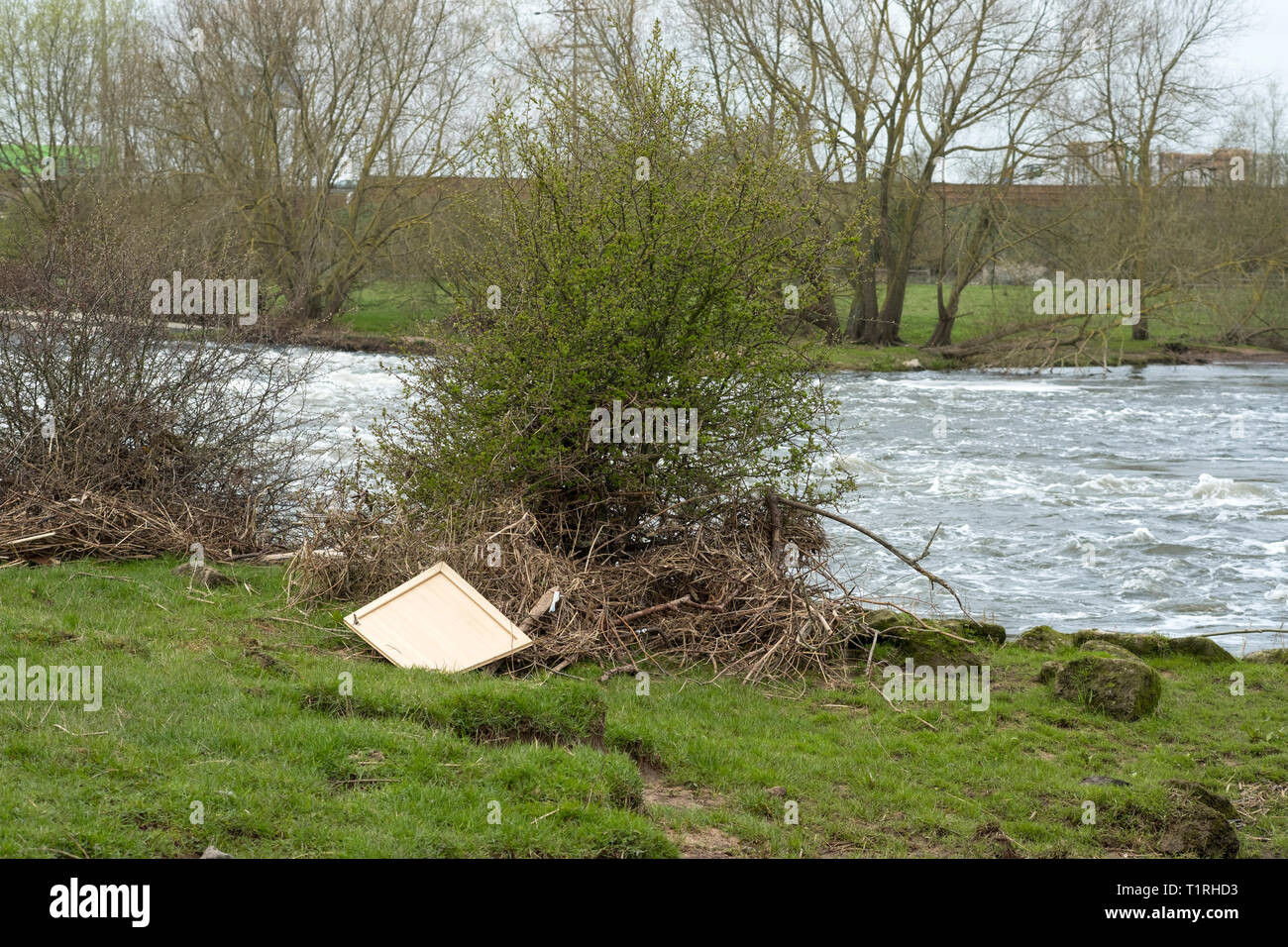 Schmutz wusch nach einem Hochwasser Stockfoto