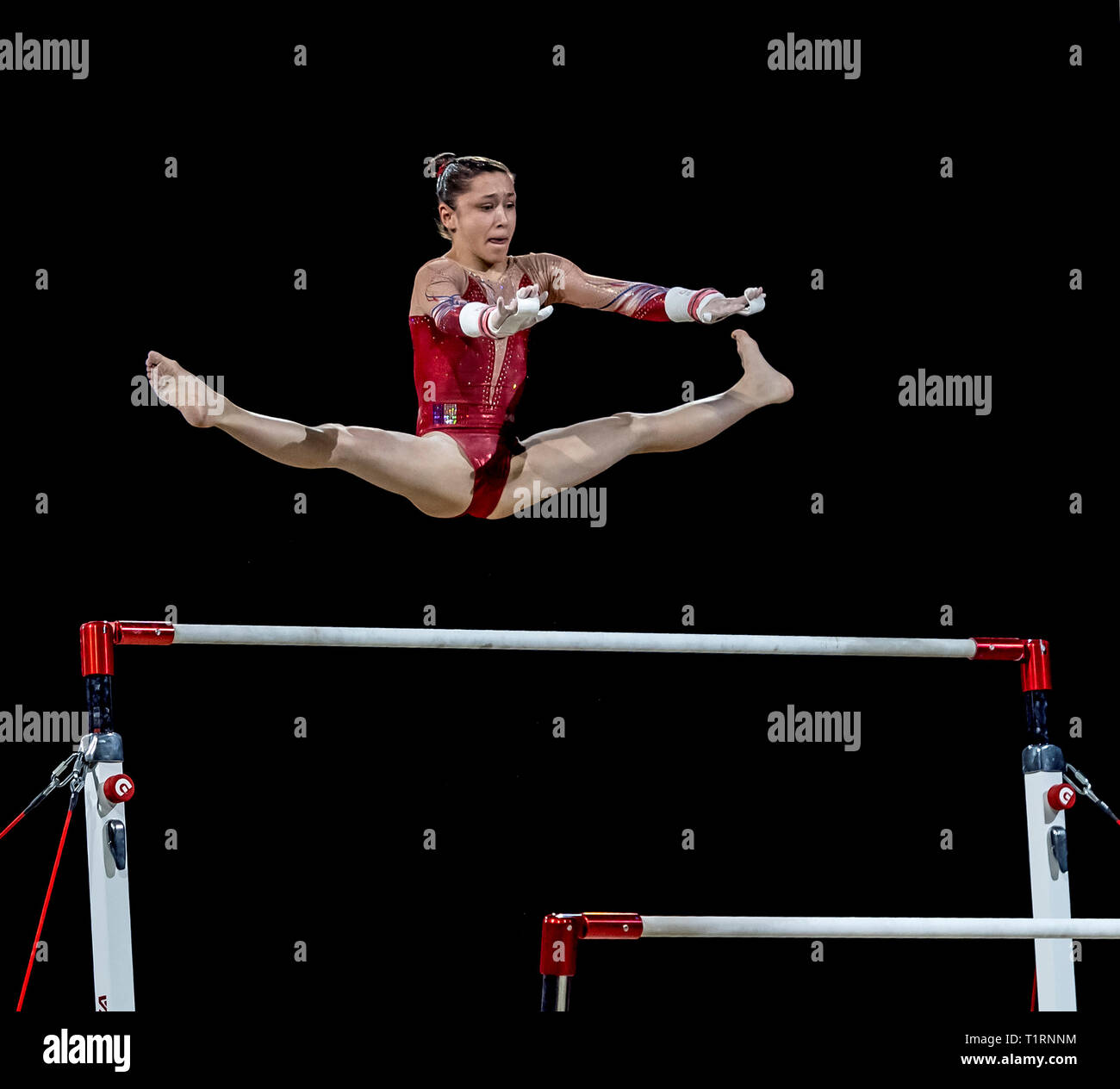 22.03.2019. Resorts World Arena, Birmingham, England. Die Gymnastik WM2019 Kangee HEDUIT (FRA) während der Frauen Stufenbarren mit einer Kerbe o Stockfoto