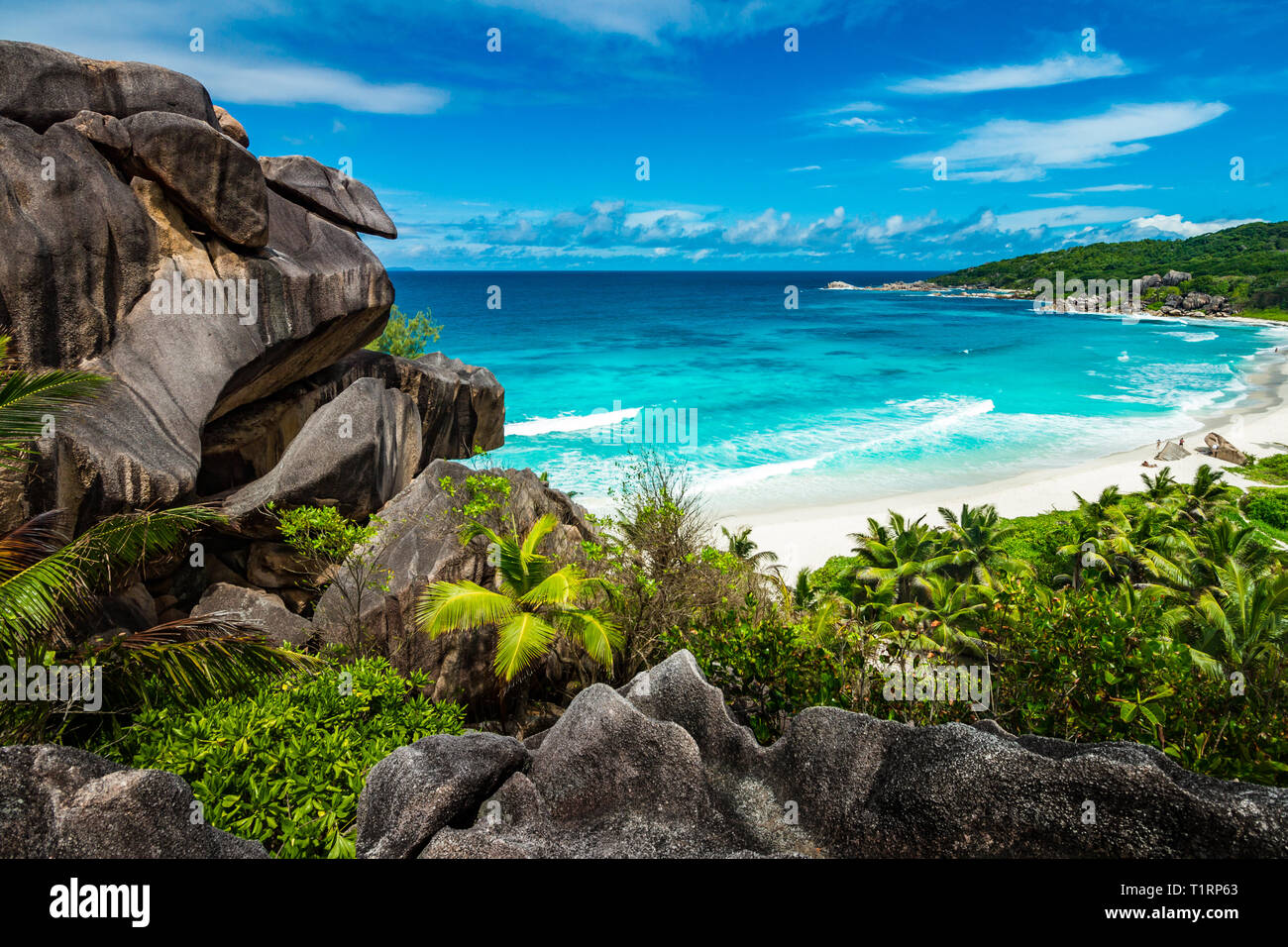Herrlichen Blick auf Strand Grande Anse auf La Digue Island, Seychellen entfernt Stockfoto