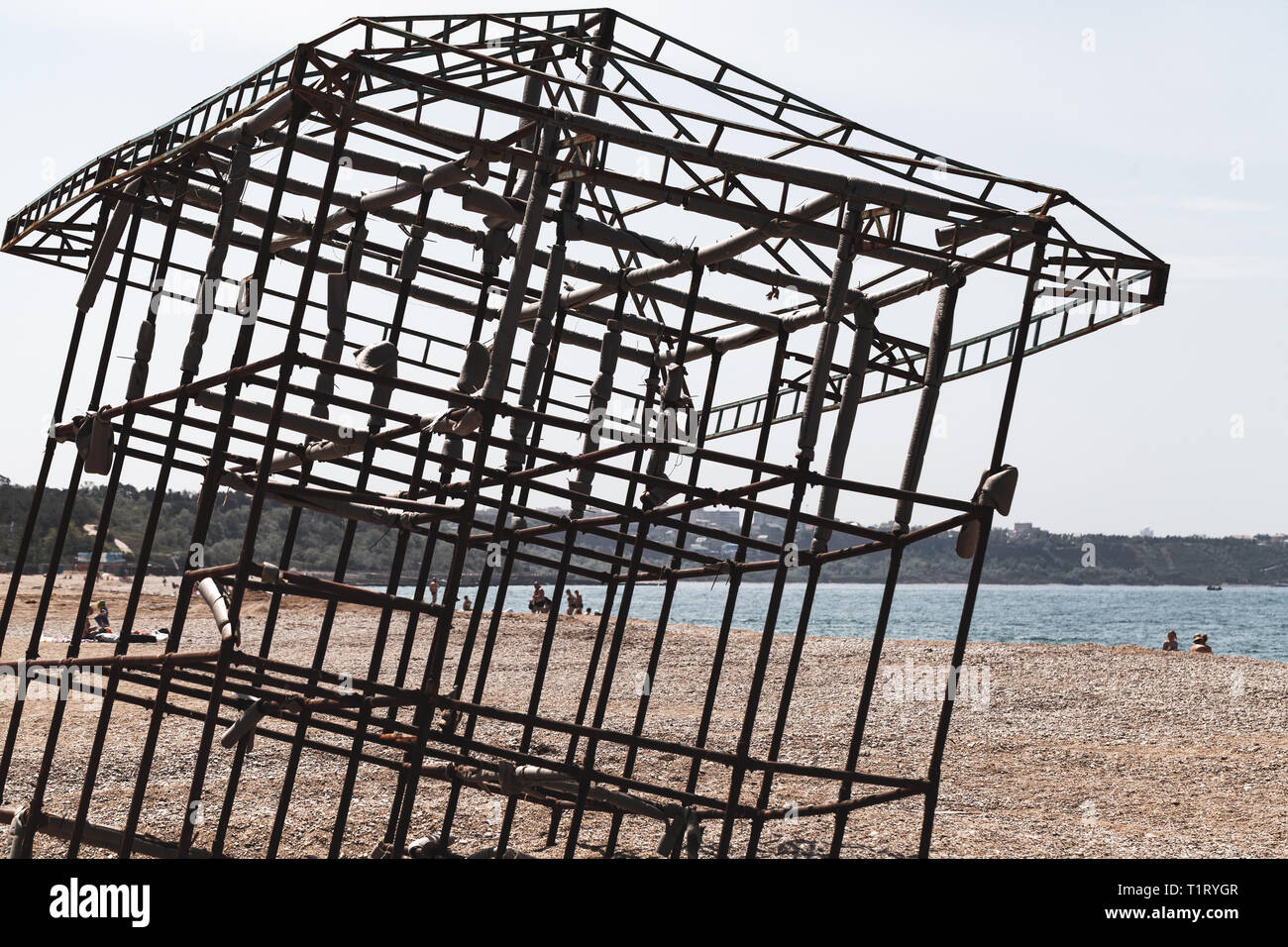 Alten, verlassenen Haus Stahlrahmen ist an der Küste Stockfoto Alten, verlassenen Haus Stahlrahmen ist an der Küste Stockfoto