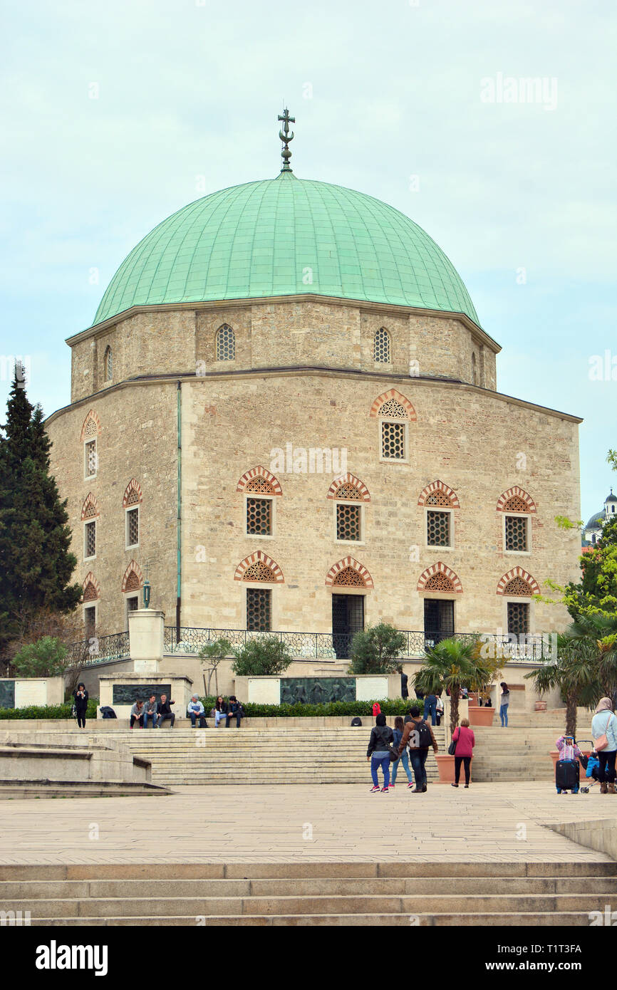 Downtown Pfarrkirche, ehemaliger Gazi Kaszim türkischen Pascha Moschee, Pecs, Ungarn. Belvarosi plebaniatemplom Gazi Kaszim Pasa dzsamija, Pecs. Stockfoto