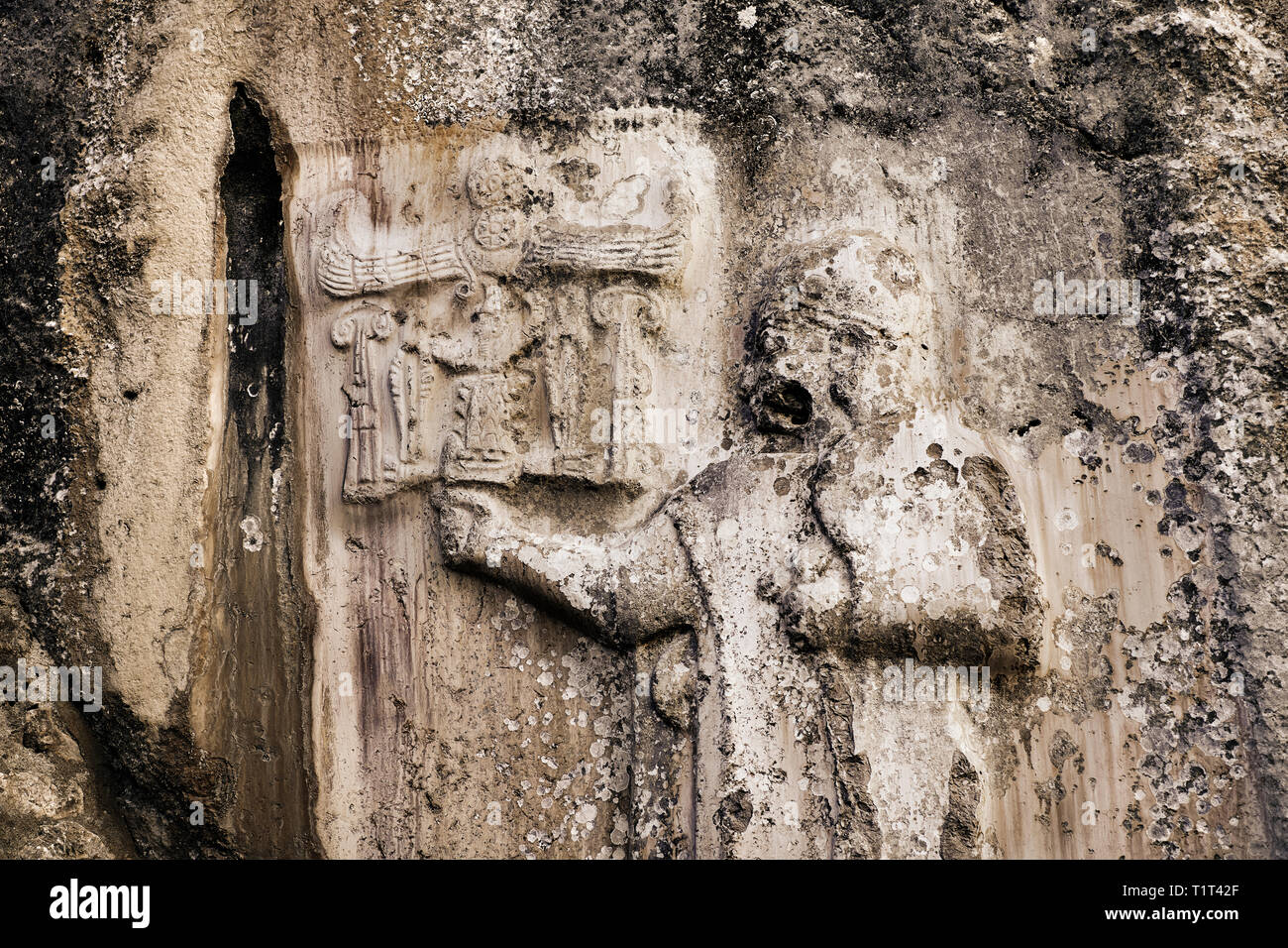 Gott Abbildung aus dem 13. Jahrhundert v. Chr. Hethiter religiösen Felszeichnungen von Yazılıkaya Hethiter rock Heiligtum, Kammer ein, Hattusa, Bogazale, Türkei. Stockfoto