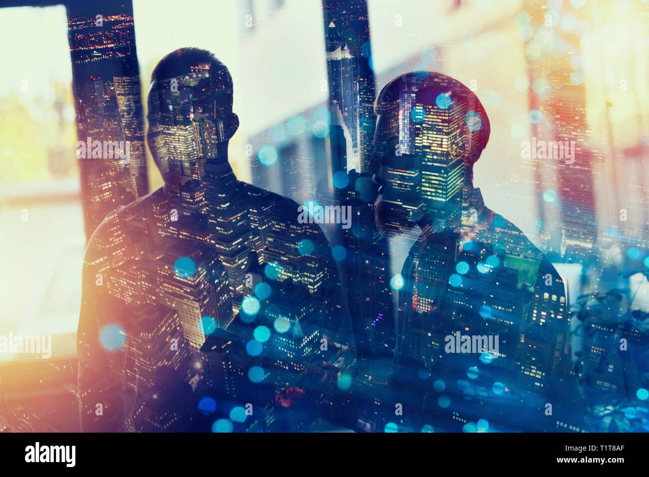 Business Leute zusammen im Büro zusammen. Double Exposure Auswirkungen. Stockfoto