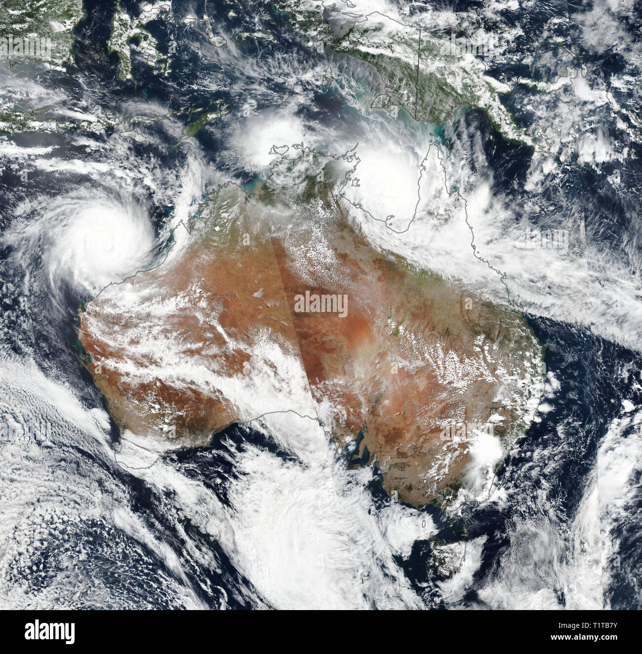 März 22, 2019 - Australien - Zwei schwere tropische Wirbelstürme Bohrung nach unten auf Nord Australien zu Beginn des Herbstes 2019. Wirbelsturmsaison in der Region st Stockfoto