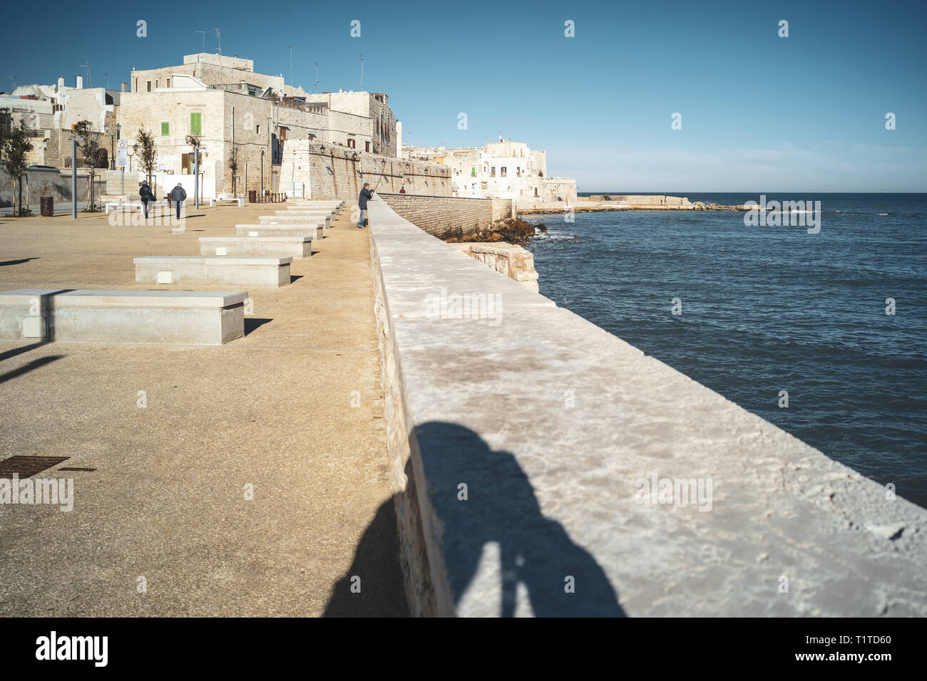 GIOVINAZZO - Italien / Januar 2018: Das hübsche Fischerdorf Giovinazzo in Apulien, im Süden von Italien Stockfoto