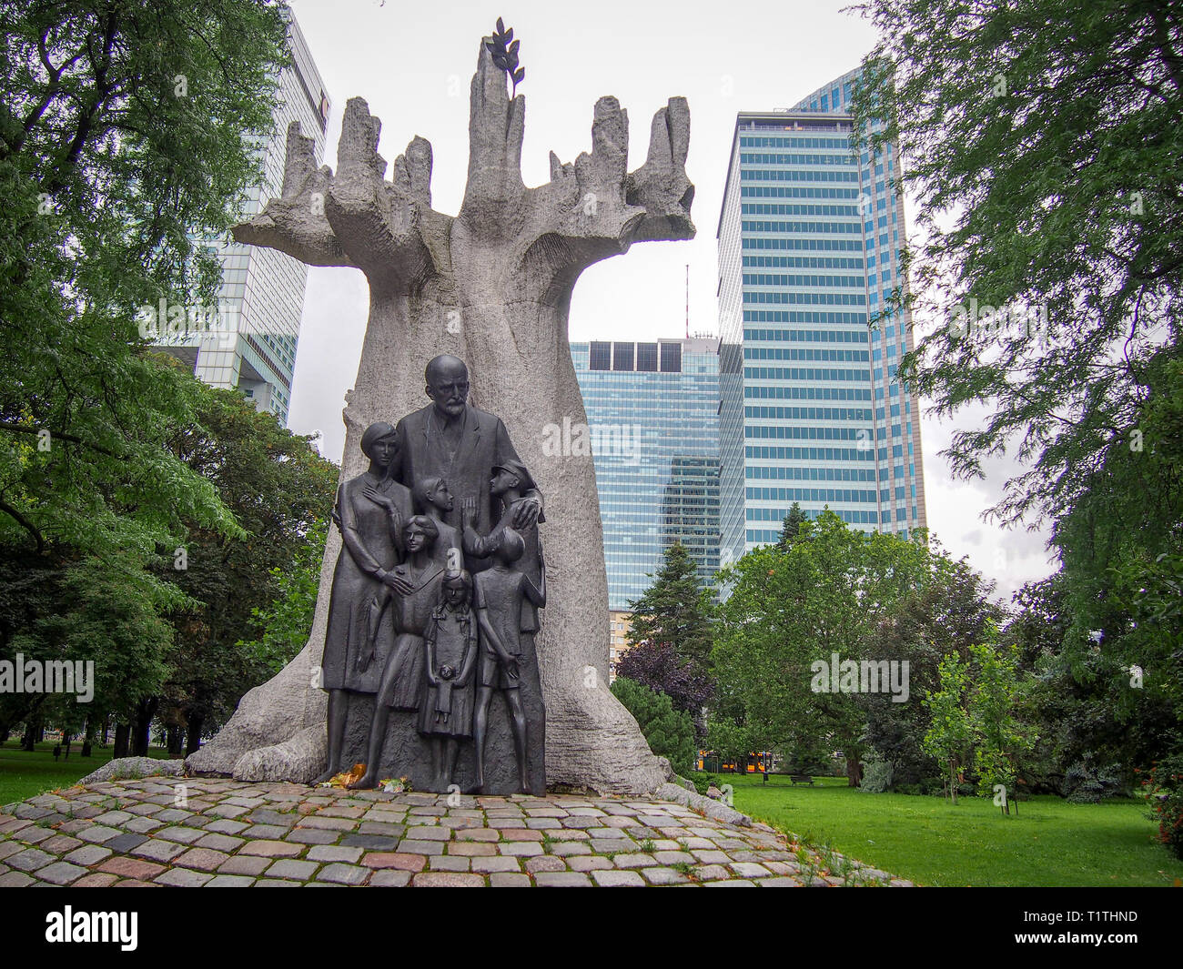 Warschau, Polen - 10. AUGUST 2017: Janusz Korczak Denkmal im Zentrum von Warschau. Er war ein polnisch-jüdischen Erzieher, Kinder- Autor und Pädagoge Stockfoto