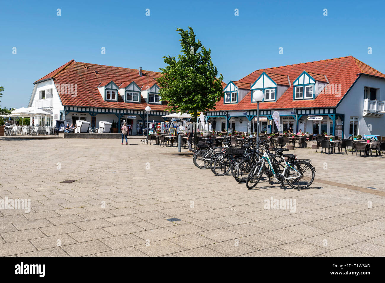 Haffplatz, Promenade, Restaurants, Rerik, Ostseebad, Mecklenburg-Vorpommern, Deutschland Stockfoto