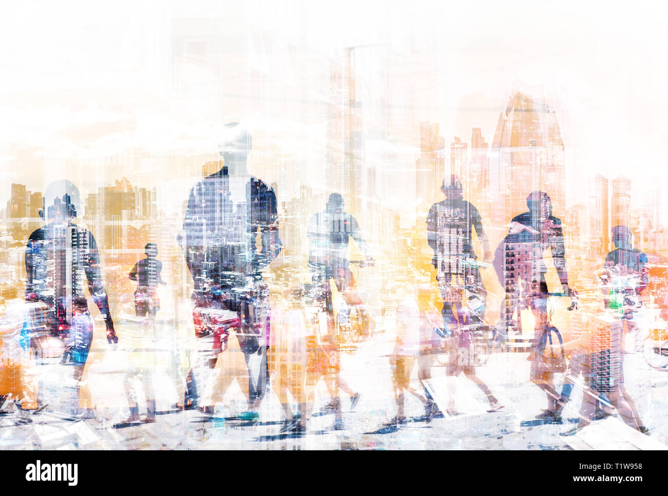 Menschen in der Stadt Konzept - abstract Skyline der Stadt und den Menschen zu Fuß auf der Straße Double Exposure Stockfoto