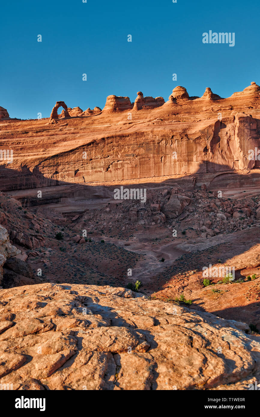 Arches National Park mit Zarten Arch in einem Abstand, Moab, Utah, USA, Nordamerika Stockfoto