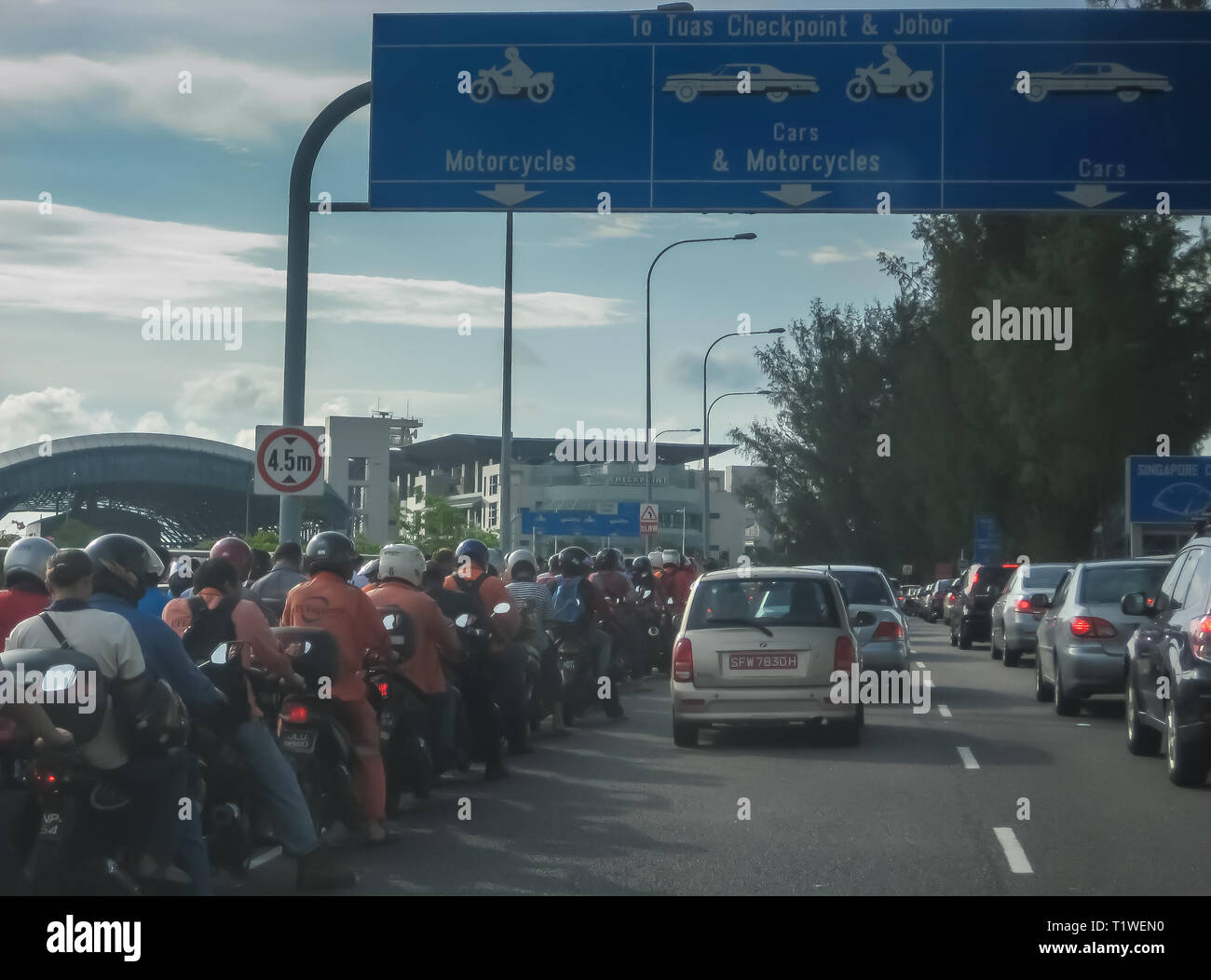 Ausgangspunkt bei der Zollabfertigung, Einwanderung, und Quarantäne Komplex (CIQ) auf den zweiten Link, Tuas, Singapur Stockfoto