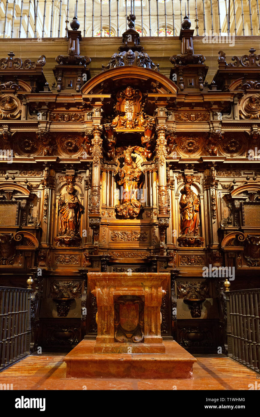Die Kathedrale von Malaga Chor-verzierten mittelalterlichen Holzskulpturen im Chor, Catedral de Malaga, Malaga Altstadt, Andalusien Spanien Stockfoto