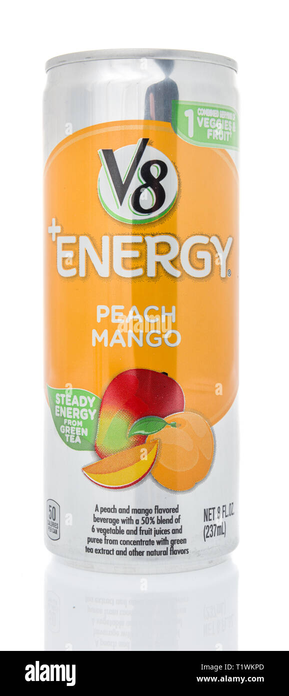 Winneconne, WI - 26. März 2019: eine V8-energy drink auf einem isolierten Hintergrund Stockfoto