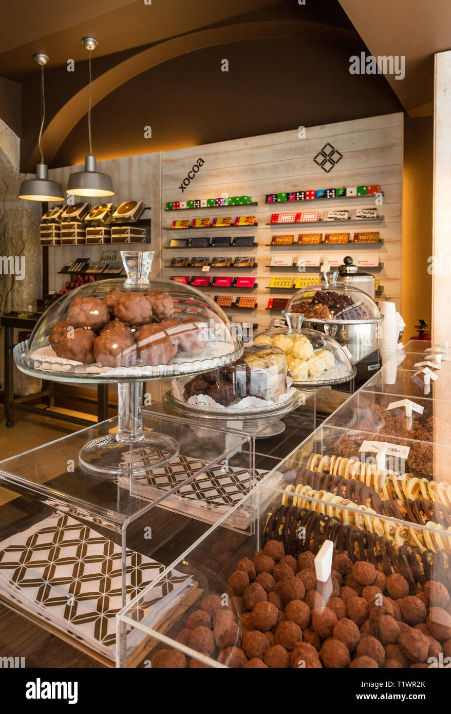 Ein gourmet Schokolade shop in Lissabon, Portugal. Shopping für lokale Spezialitäten. Stockfoto