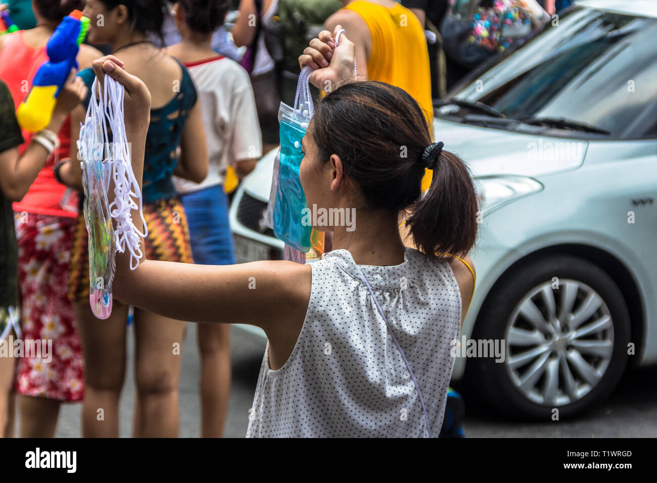 Eine Frau Straße Verkäufer in Khao San Road in Bangkok, Thailand Stockfoto