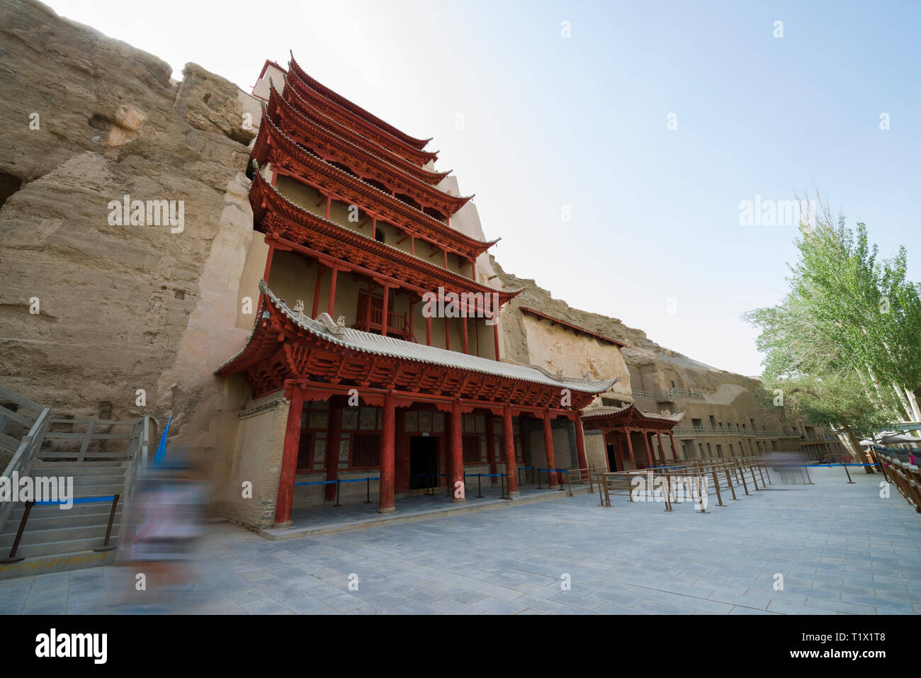 Neun Etagen Tempel, die in der Höhle 96 Der auch als 9-stöckiges Gebäude der Mogao Grotten. Mogao Grotten ist eine sehr beliebte Sehenswürdigkeiten in Shenzhen, China Stockfoto