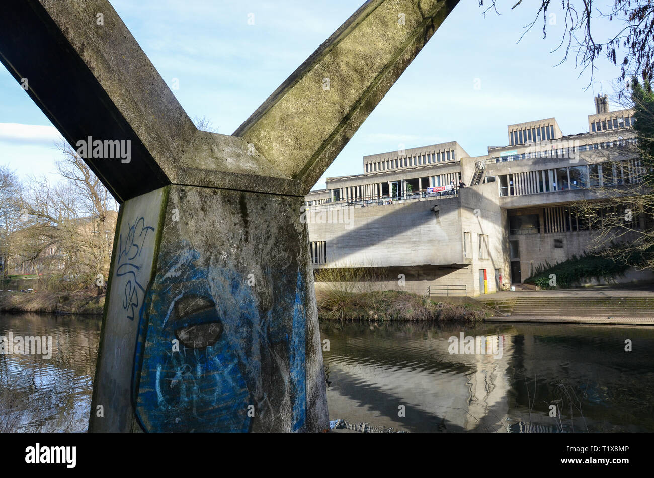 Dunelm Haus (Durham Students' Union) und Kingsgate Brücke, Durham University, Durham, County Durham, England, Februar 2019 Stockfoto