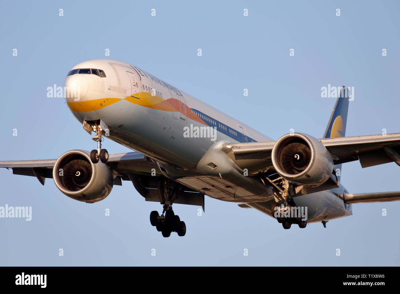 VT-JEU Jet Airways Boeing 777-300am Flughafen London Heathrow ankommen Stockfoto