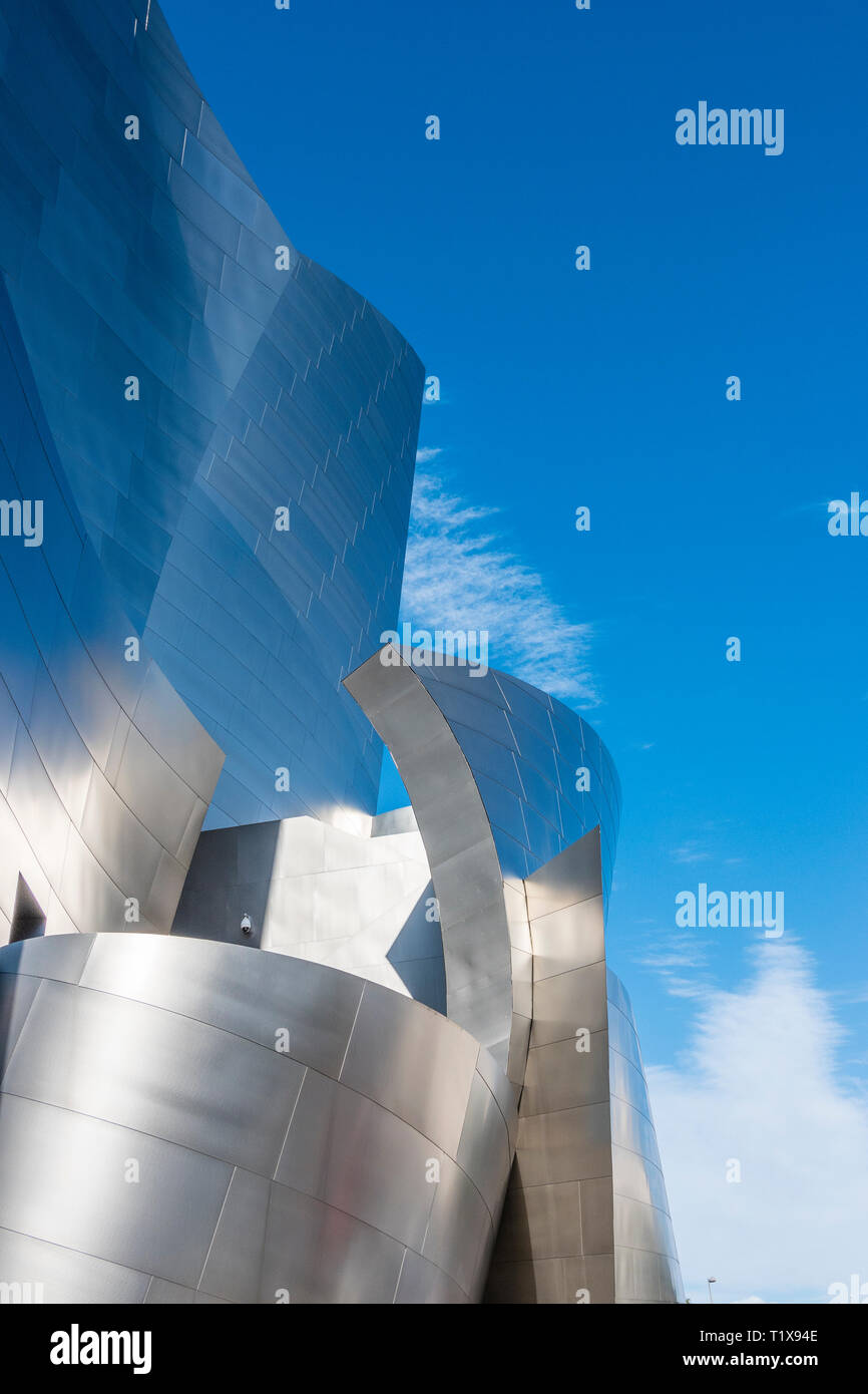 Anzeigen suchen nach der Edelstahl außen an der Walt Disney Concert Hall in der Innenstadt von Los Angeles, Kalifornien. Stockfoto