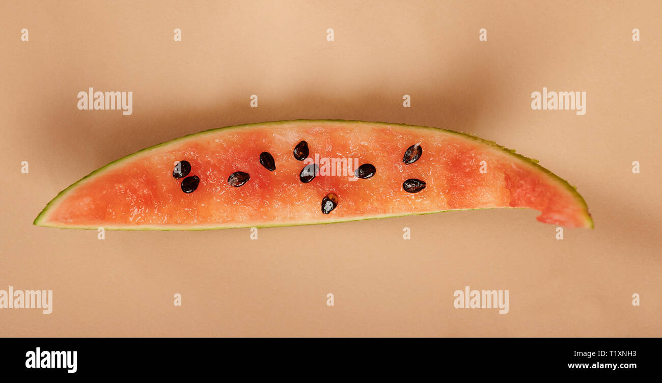 Wassermelone gegessen Slice mit Samen oben Ansicht von oben Stockfoto