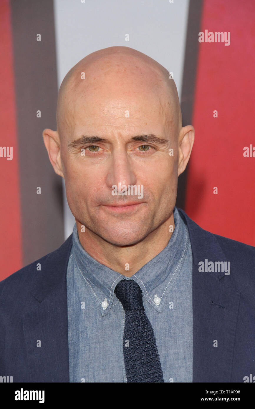 Mark Strong bei der Weltpremiere des hazam' an der TCL Chinese Theater, Hollywood, CA, 28. März 2019 statt. Foto: Joseph Martinez/PictureLux Stockfoto
