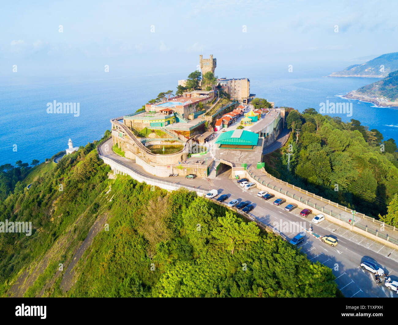 Monte Igueldo Turm, Aussichtspunkt und Vergnügungspark auf dem Monte Igueldo Berg in San Sebastián, oder Donostia Stadt in Spanien Stockfoto