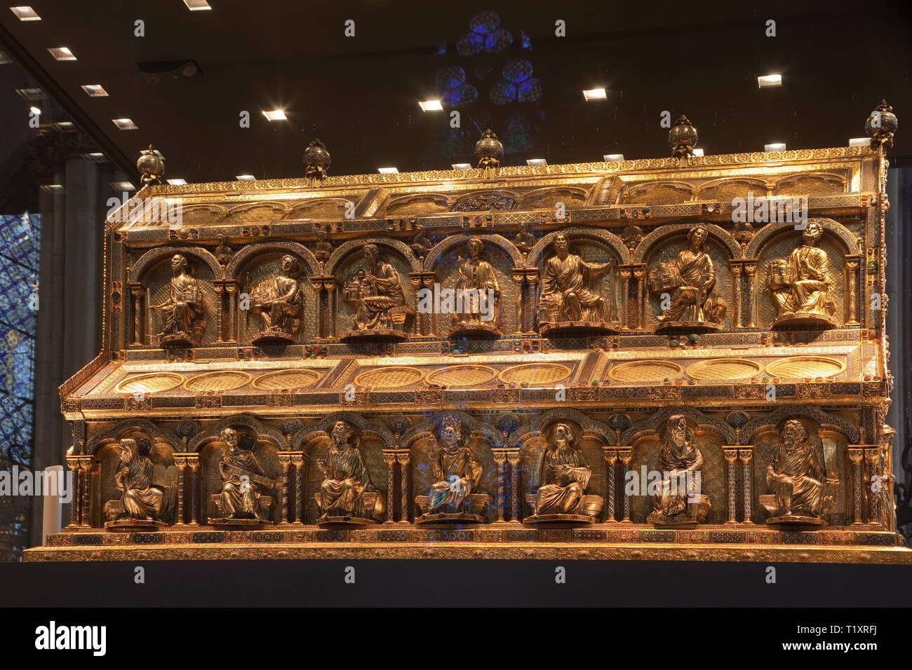 Bildende Kunst, religiöse Kunst, Schrein der Heiligen Drei Könige im Kölner Dom, ca. 1200, Eiche und Gold, 110 x 153 x 220 Zentimeter, Artist's Urheberrecht nicht geklärt zu werden. Stockfoto