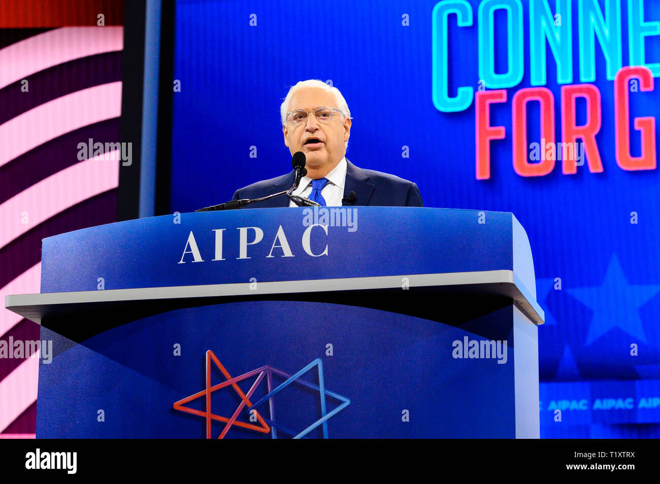 Us-Botschafter in Israel David Friedman beobachtet, als er während des American Israel Public Affairs Committee (AIPAC) Policy Conference in Washington, DC. Stockfoto