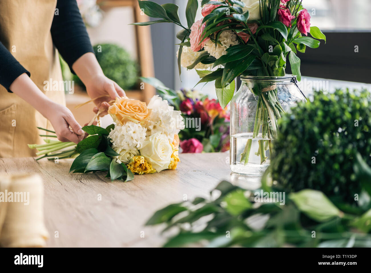 Teilansicht der Florist Blumenstrauß in Flower Shop Stockfoto