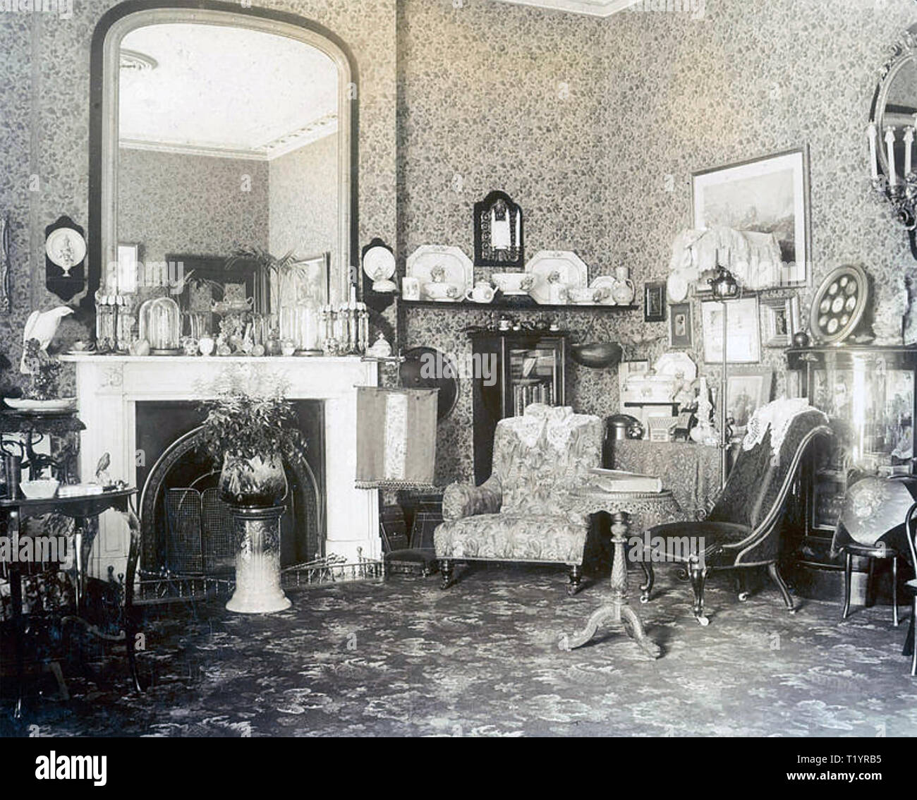 Ein viktorianisches Wohnzimmer ca. 1870 Stockfoto