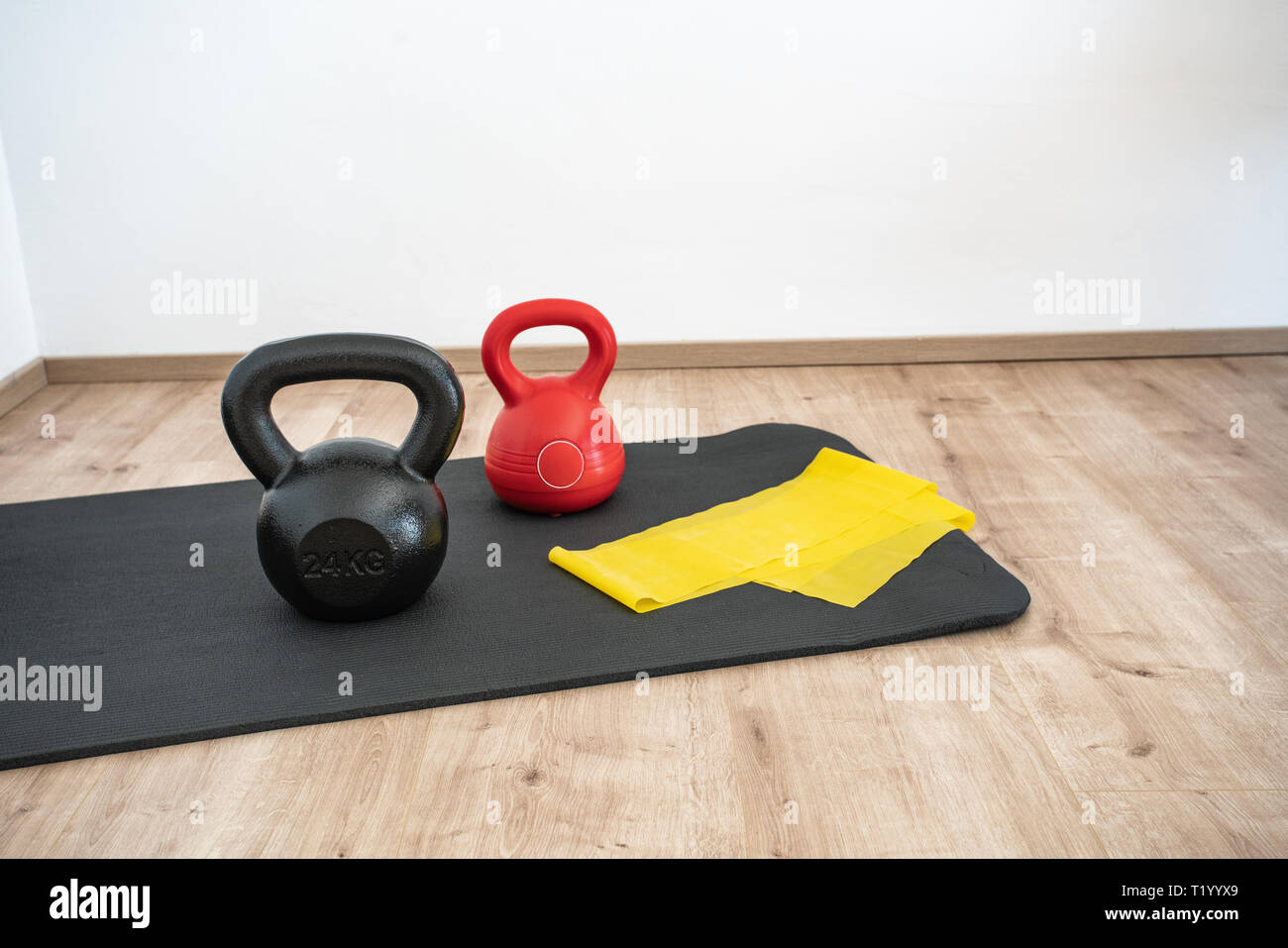 Kettlebell Training mit Hintergrund Stockfoto