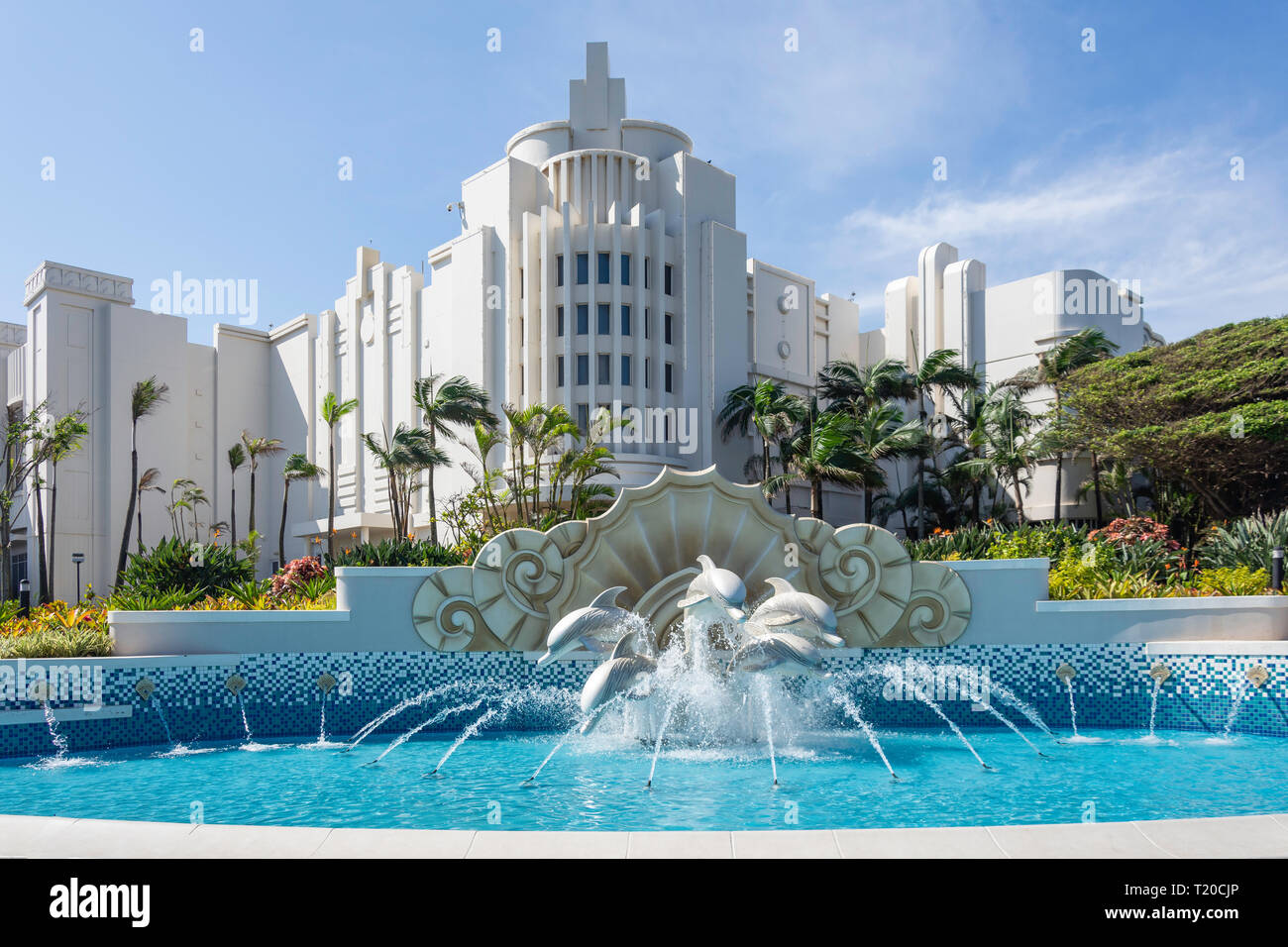 Art déco-Delphin Brunnen und Casino Komplex, Suncoast Casino und Unterhaltung Welt, Suncoast Boulevard, Durban, KwaZulu-Natal, Südafrika Stockfoto