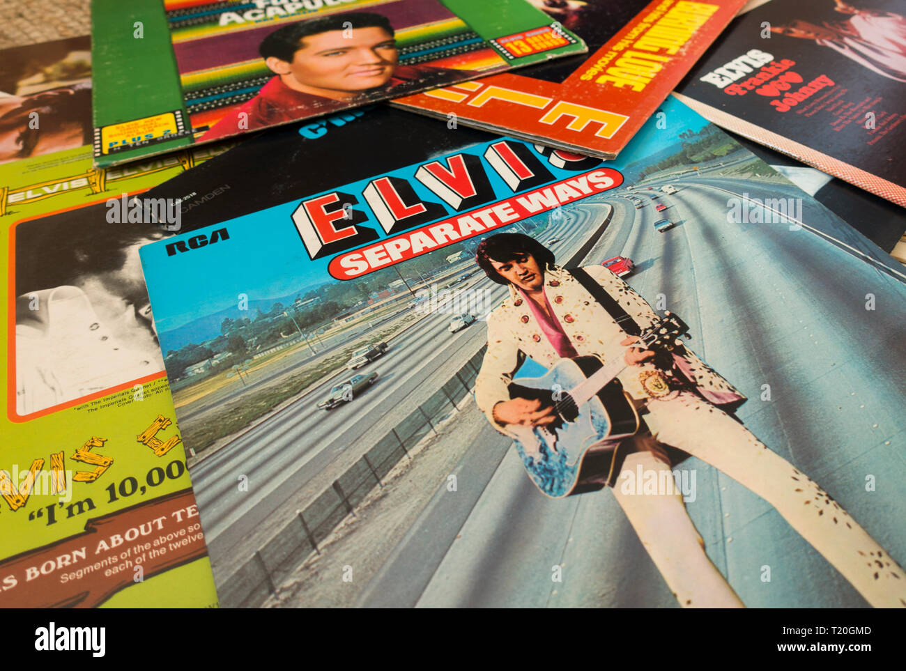 Eine Sammlung von Elvis Presley Musik Alben, Datensätze., Lp verteilt. Stockfoto