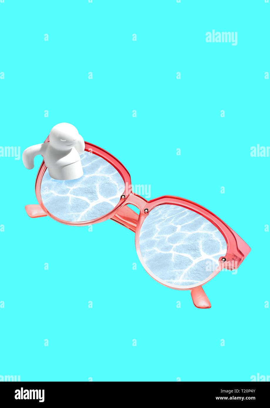 Ein Ferienort und einen tiefen Blick. Sonnenbrille mit einer Koralle rim und Schwimmbäder als Glas gegen hellen blauen Hintergrund. Eine entspannende Mann. Sonnige Stimmung. Modernes Design. Zeitgenössische Kunst Collage. Stockfoto