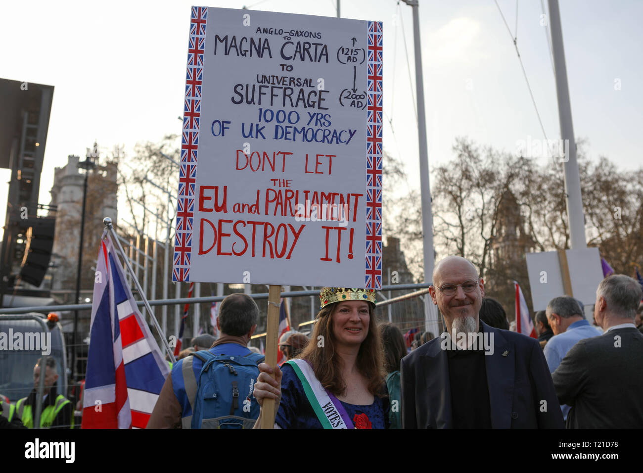 London, Großbritannien. 29. März, 2019. Verschiedene Pro verlassen und bleiben Gruppen feiern und Mitfühlen wie Großbritanniens offizielle Austrittsdatum aus der EU geht. Credit: Penelope Barritt/Alamy leben Nachrichten Stockfoto