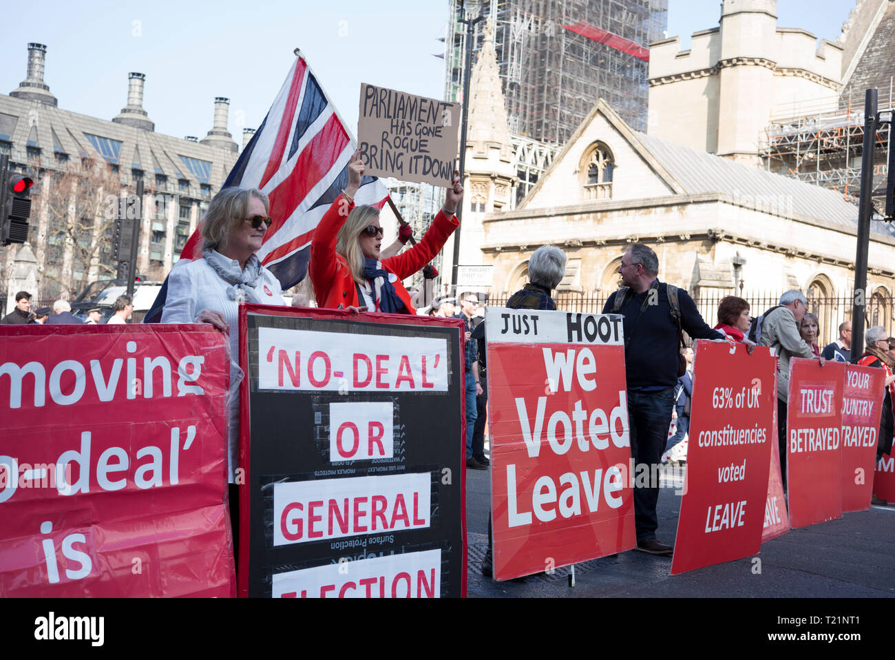 London, Großbritannien. 29 Mär, 2019. Pro Brexit Demonstranten in Parliament Square London Credit: Roger Hutchings/Alamy leben Nachrichten Stockfoto