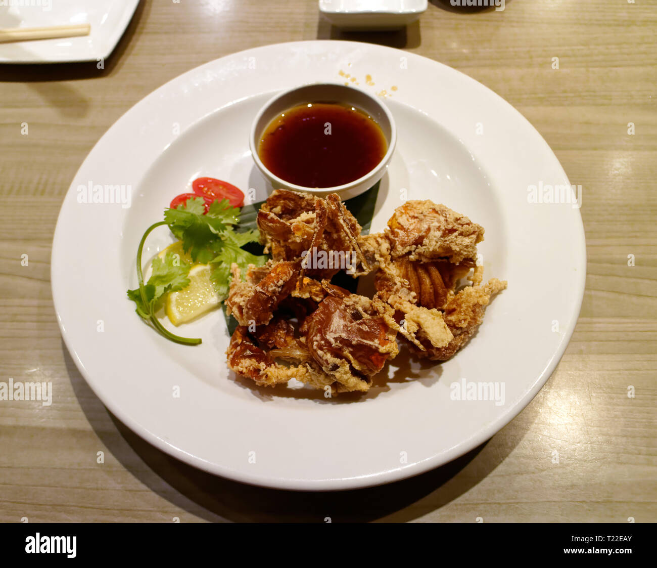 Weiche Schale Krabben tief in einem Sushi Restaurant serviert Fried Stockfoto
