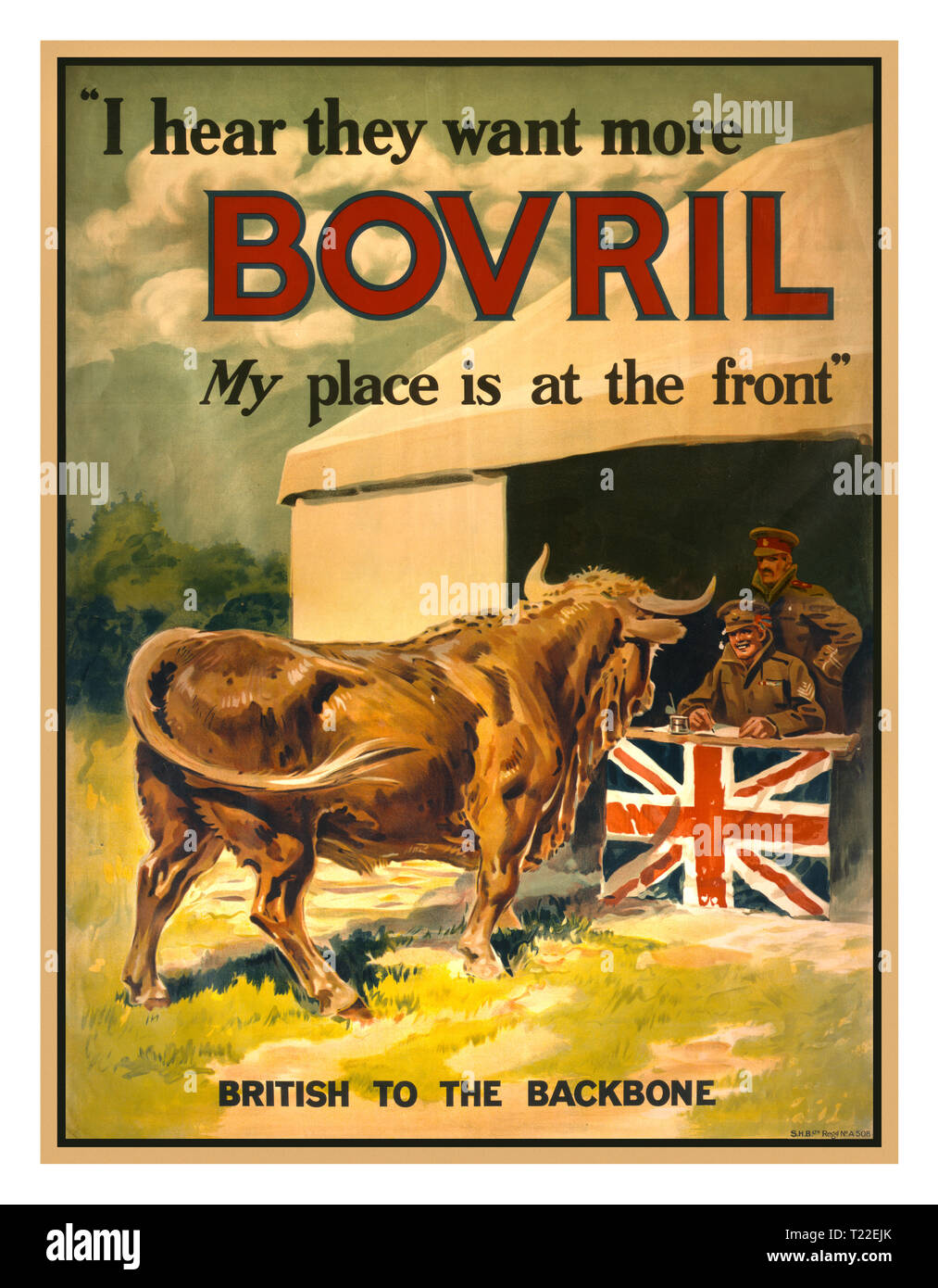 WW1 British Rekrutierung Propagandaplakat 1915 'Ich höre Sie wollen mehr Bovril. Mein Platz ist an der Front 'Vintage Propaganda Poster, auf dem ein Stier nähert sich einem Recruiting Station mit der britischen Flagge geschmückt. Bovril ist ein Markenname für Rindfleisch zu extrahieren. Stockfoto