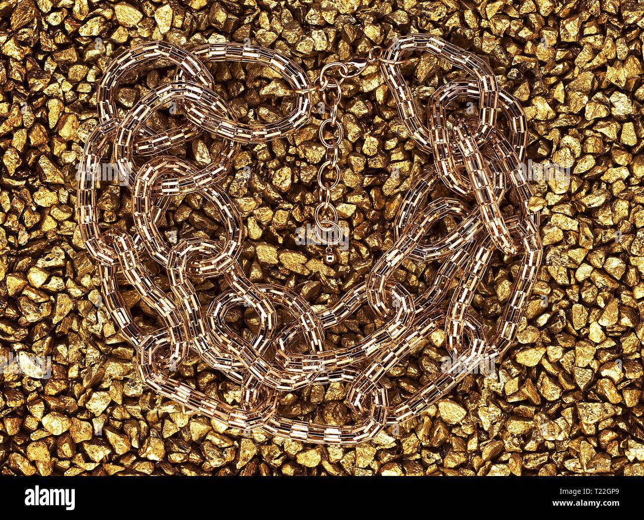 H&M Juwelen goldene Halskette Stockfoto